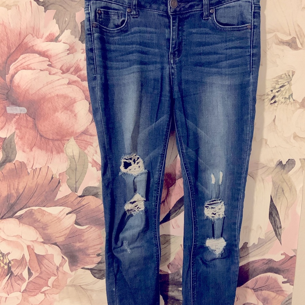Distressed stretchy denim cropped denim